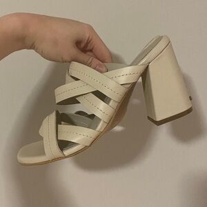 Kaanas Heeled Sandal Size 8